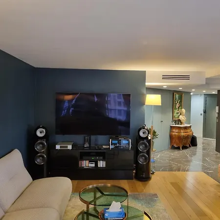 Flamelson Apartment